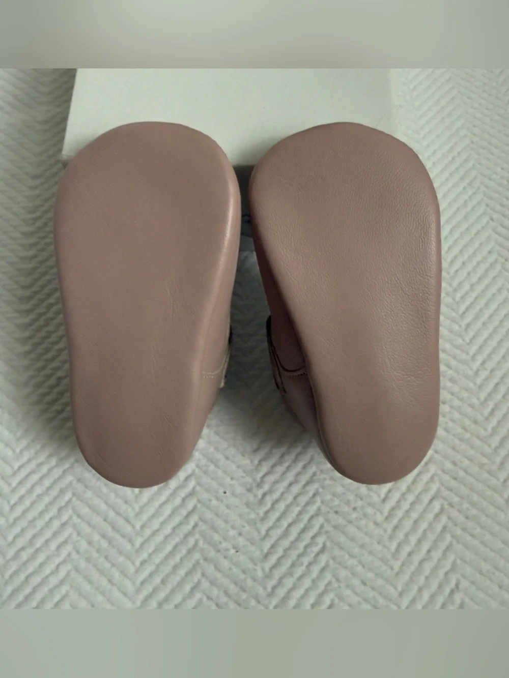NWT Okaa Spain Leather T-Strap Baby Shoes in Pink, Size US 3/ EU 18